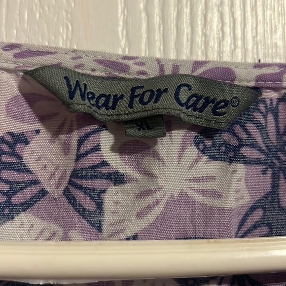 No longer wear scrubs. XL - Picture 3 of 3